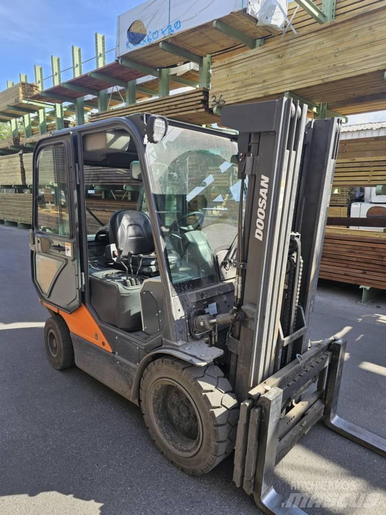 Daewoo Doosan D35C - 7 Carretillas diesel