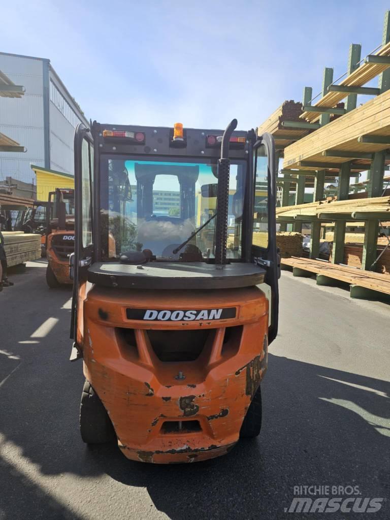 Daewoo Doosan D35C - 7 Carretillas diesel