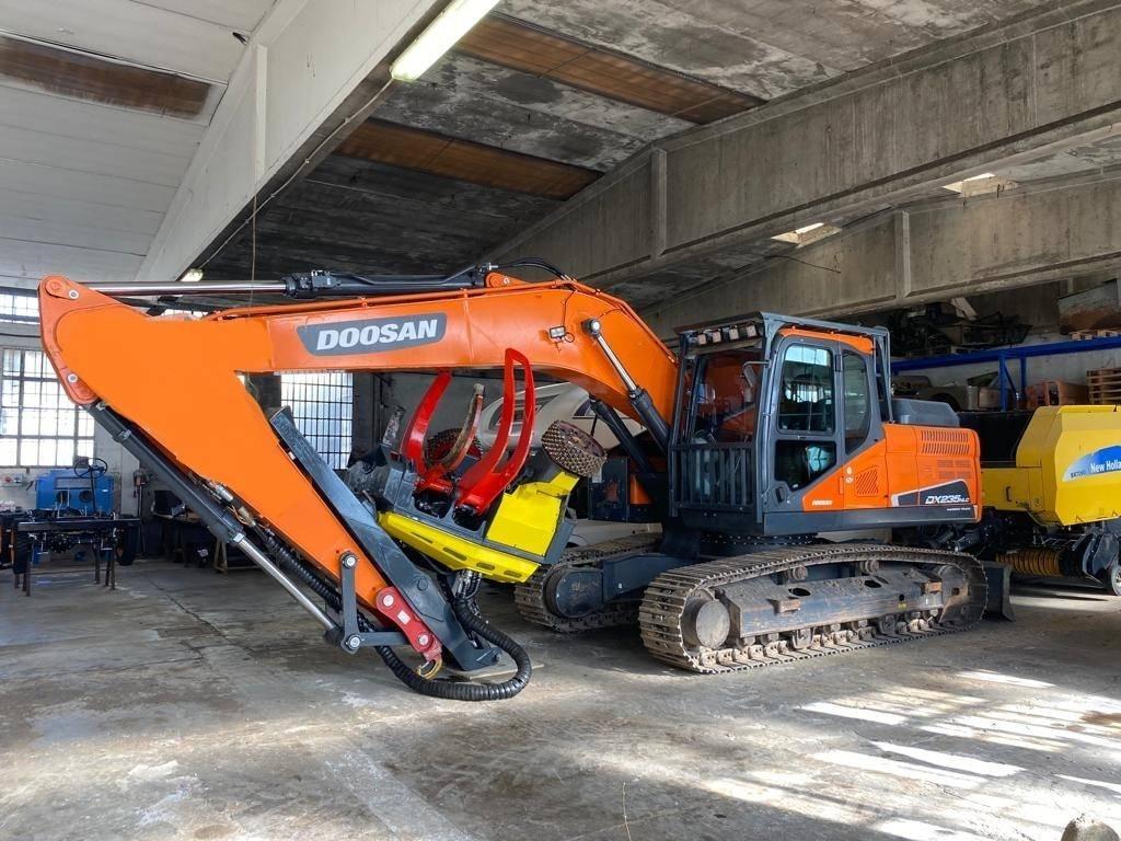 Doosan DX 235 NLC-5 Excavadoras de cadenas