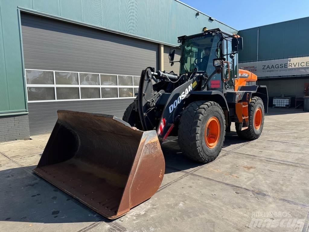 Doosan DL250-7 Cargadoras sobre ruedas