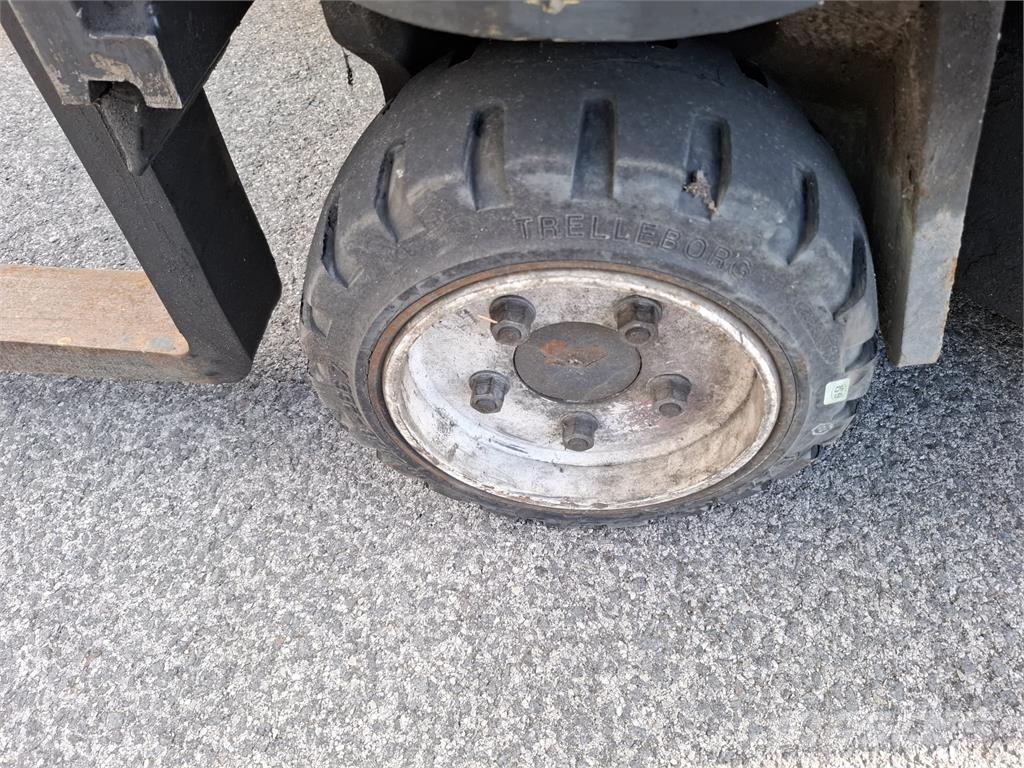 Combilift C3000CB 4 vías o cuatro caminos