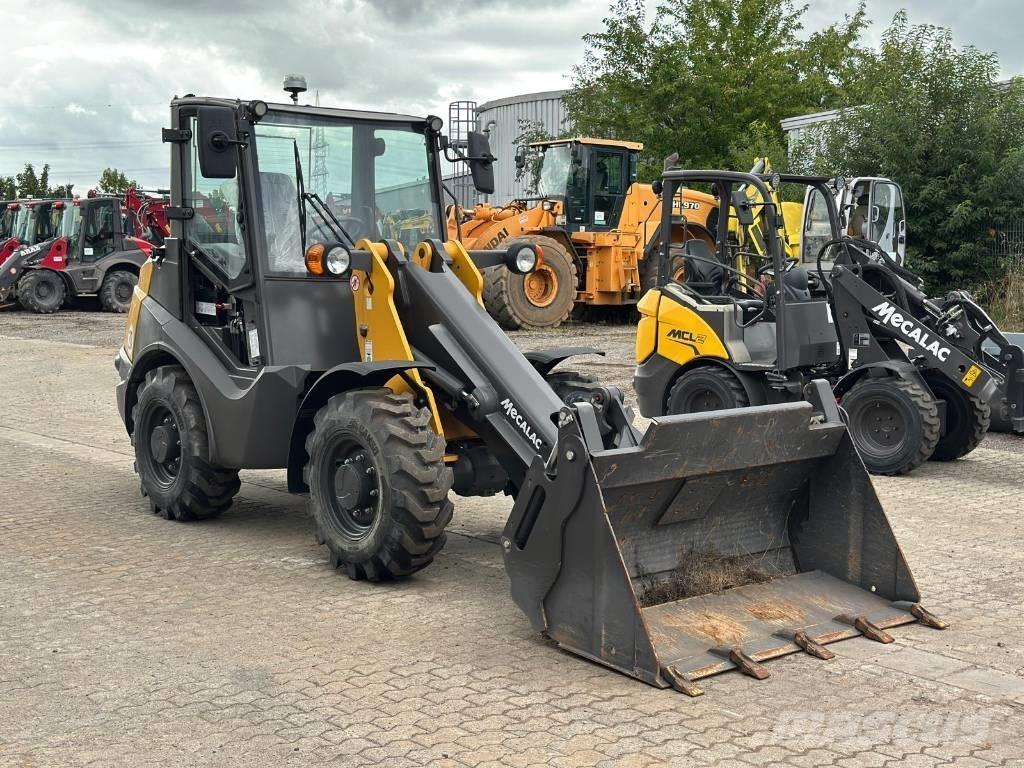 Mecalac AX 700 Cargadoras sobre ruedas