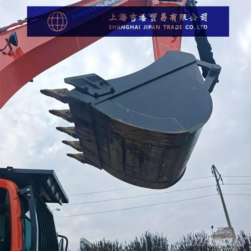 Doosan DX 225 Excavadoras de cadenas