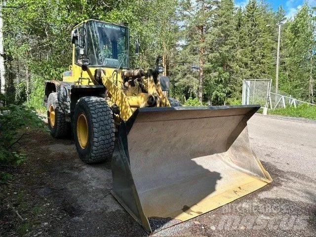 Komatsu WA 180-3 Cargadoras sobre ruedas