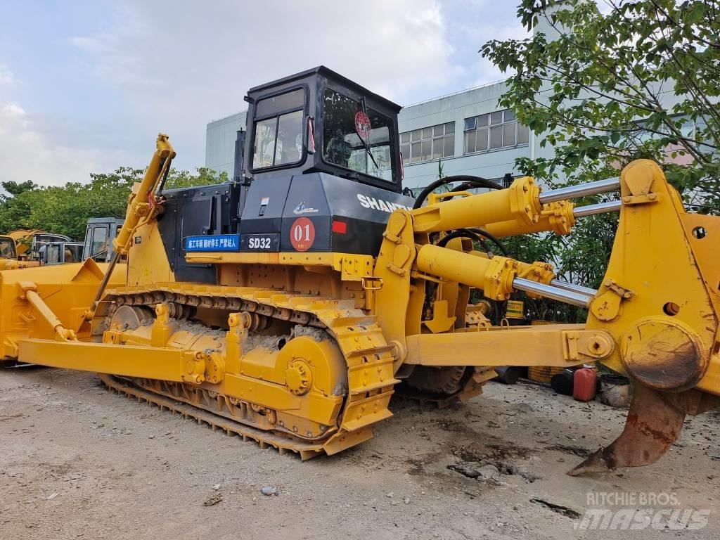 Shantui SD 32 Buldozer sobre oruga