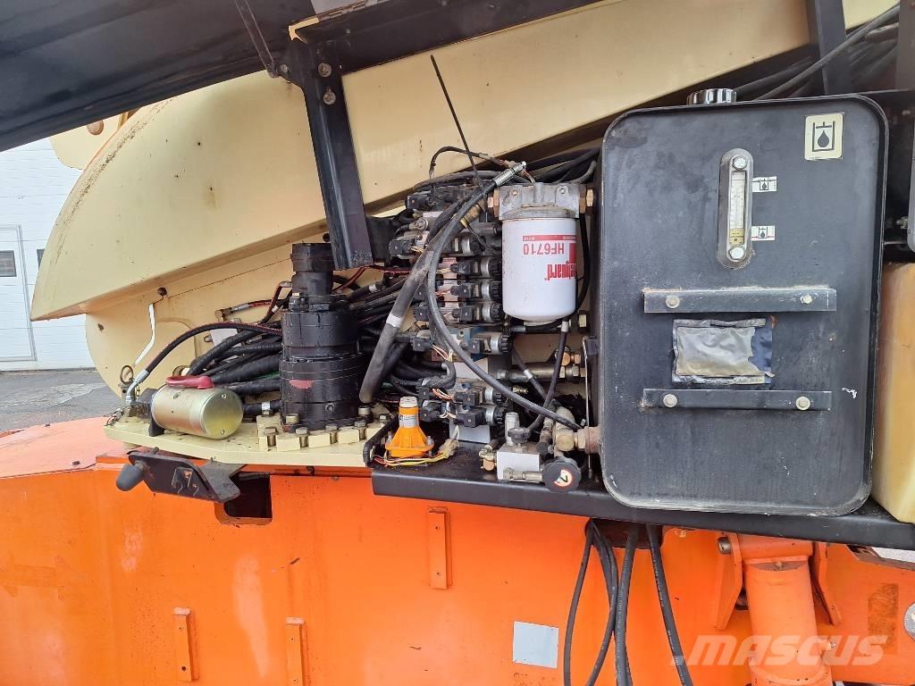 JLG 660 SJ 4x4x4 Plataforma de trabajo articulada