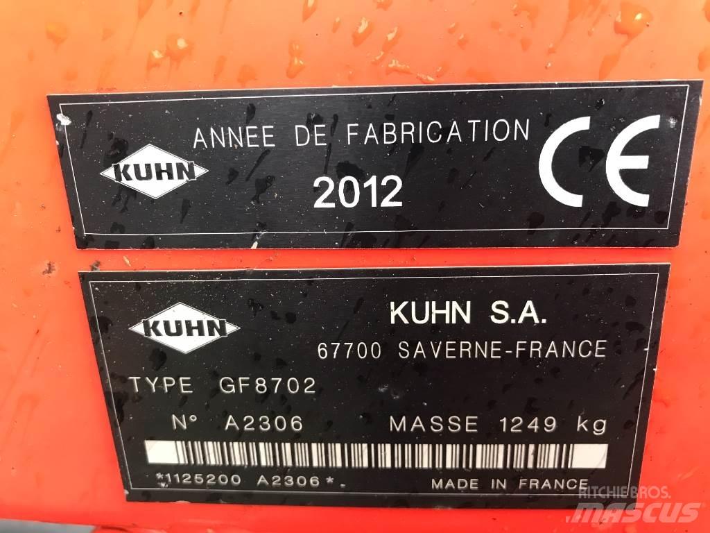 Kuhn GF 8702 Rastrillos y henificadores