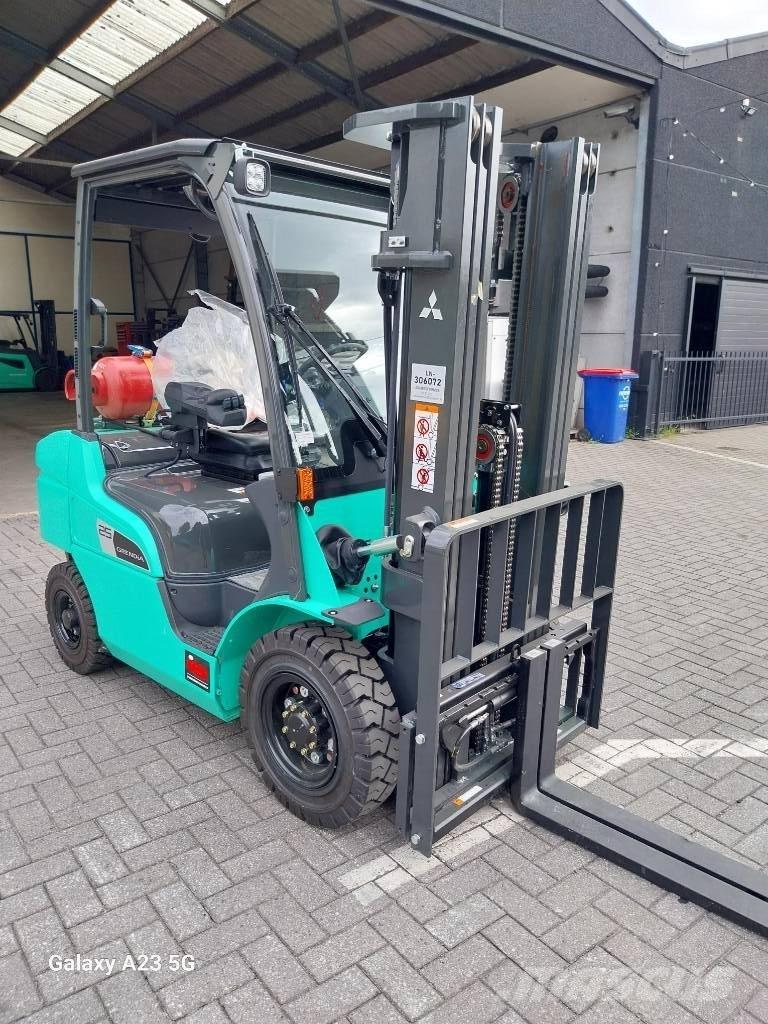 Mitsubishi FG 25 N Carretillas LPG