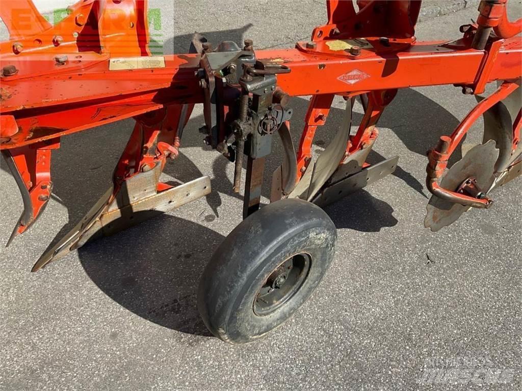 Kuhn MM 110 4T Arados fijos suspendidos