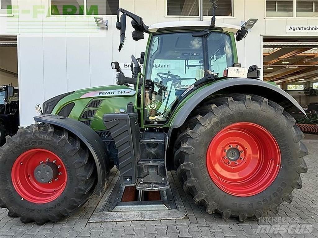 Fendt 714 vario s4 Tractores