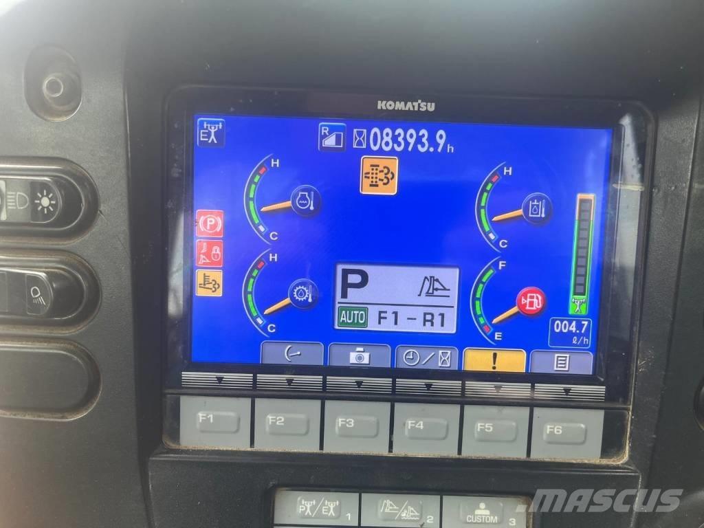 Komatsu 65 PX-17 Buldozer sobre oruga