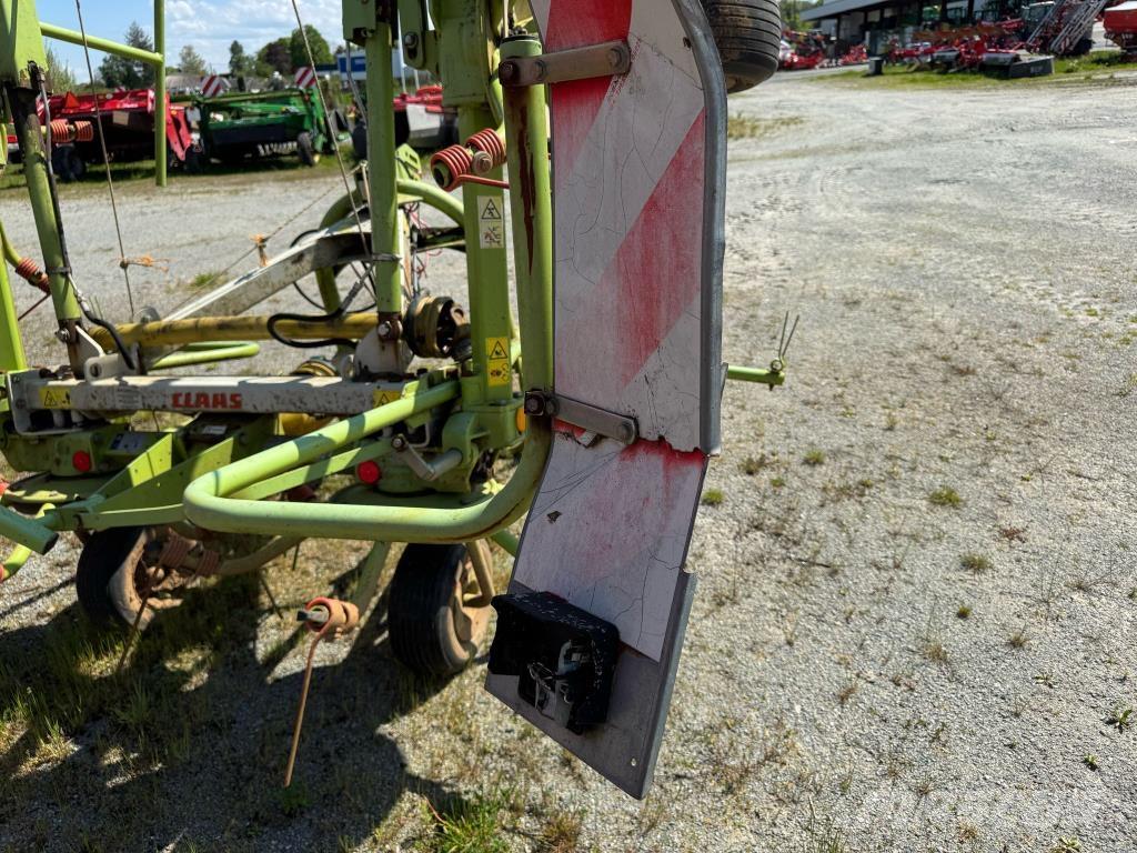 CLAAS VOLTO 670 Rastrillos y henificadores