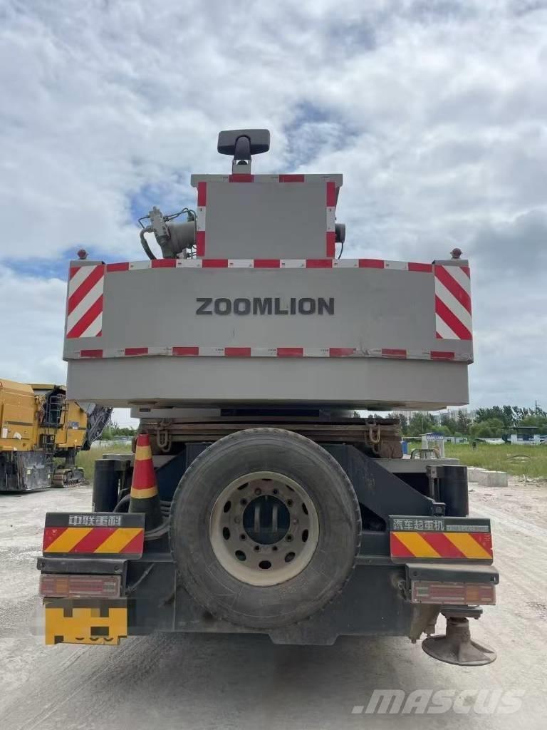 Zoomlion ZTC 350 H Grúas autopropulsadas