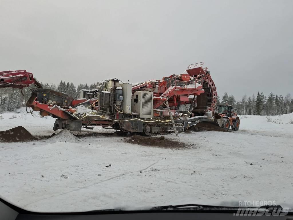 Sandvik UH 450 E Trituradoras móviles