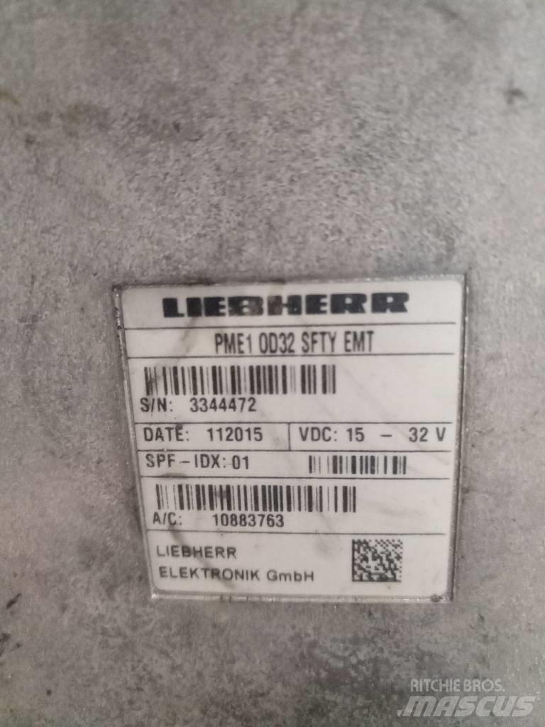 Liebherr R 916 LC Electrónicos