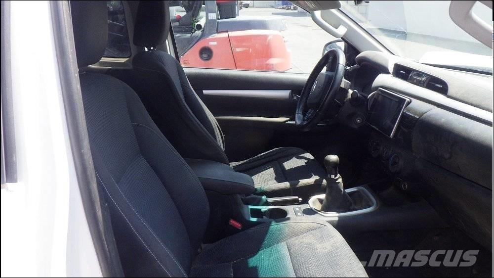 Toyota Hilux 4 Furgonetas caja abierta