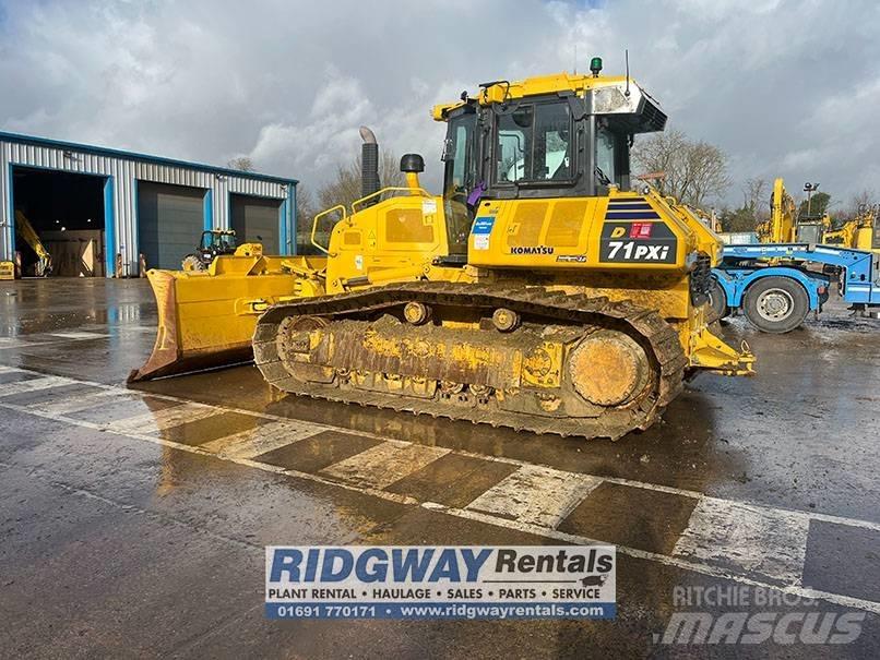Komatsu D 71 PX-24 Buldozer sobre oruga