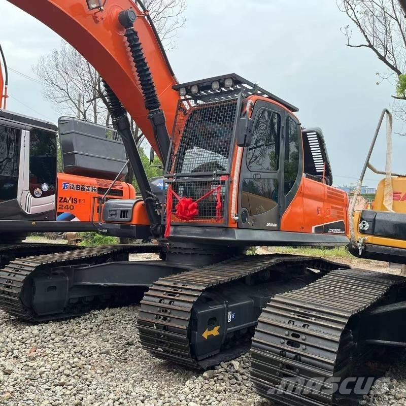 Doosan DX225 Excavadoras de cadenas