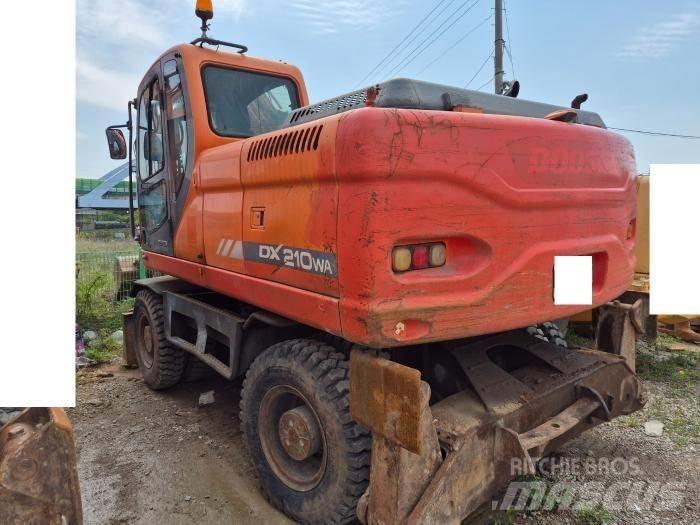 Doosan DX210WA Excavadoras de ruedas