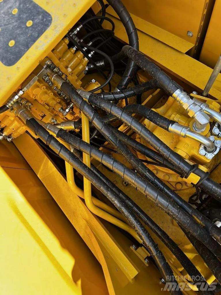 Komatsu PC 200-8N1 Excavadoras de cadenas