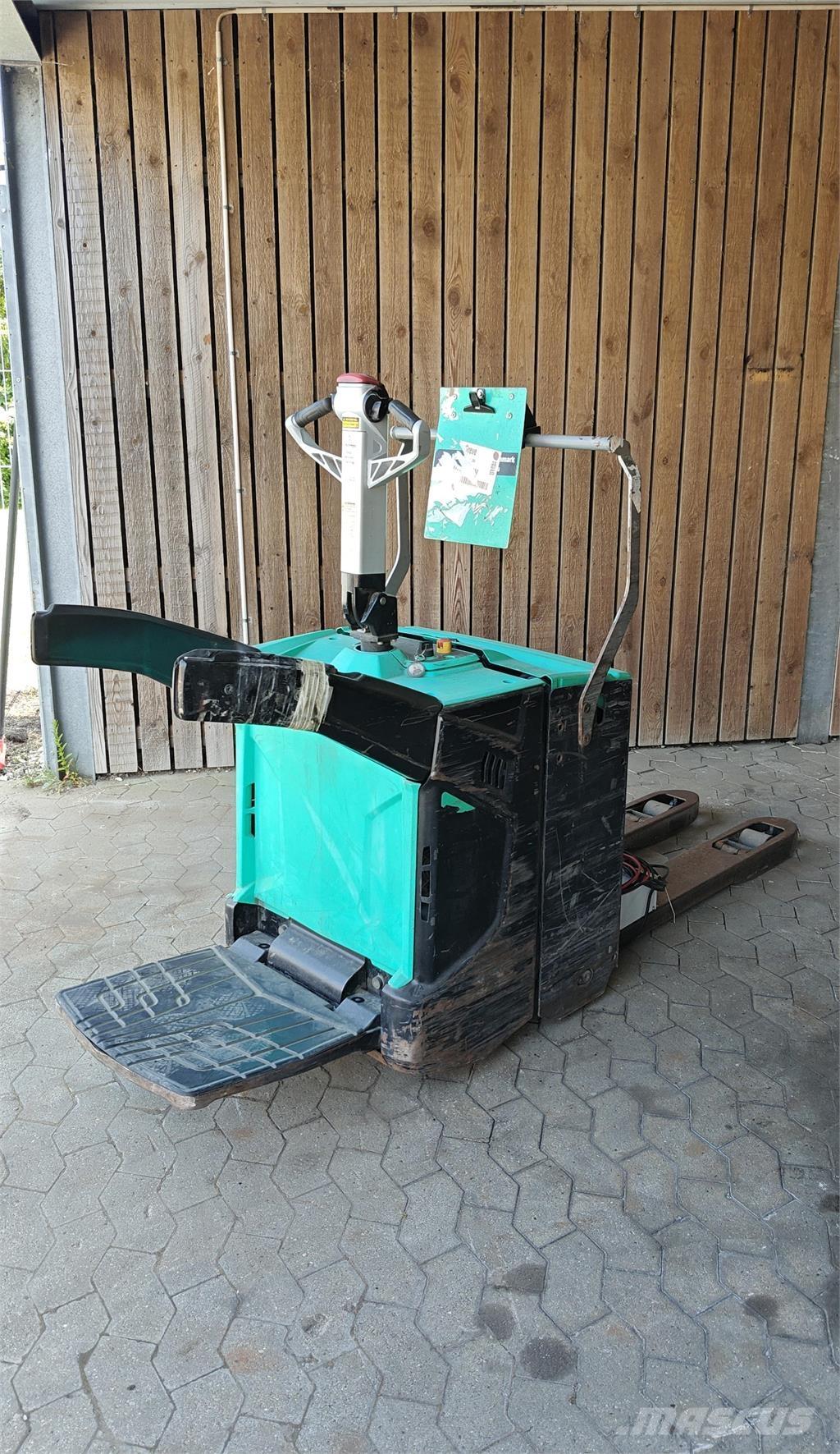 Mitsubishi PBV20N2 Plataforma con motor