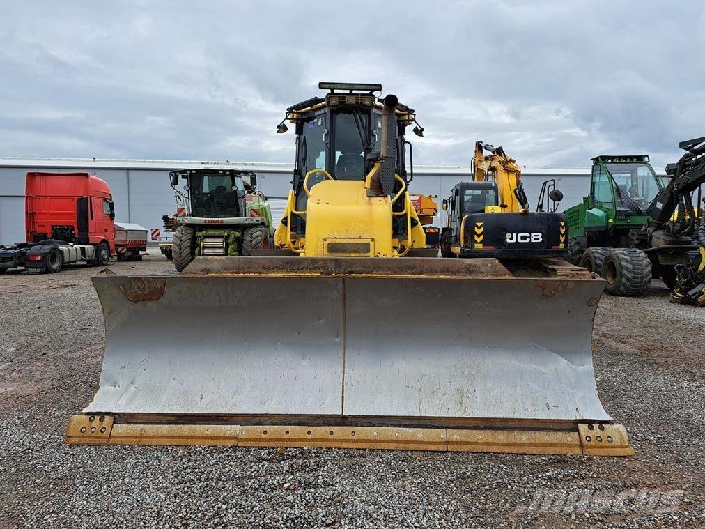 Komatsu D 61 PXi-24 Buldozer sobre oruga