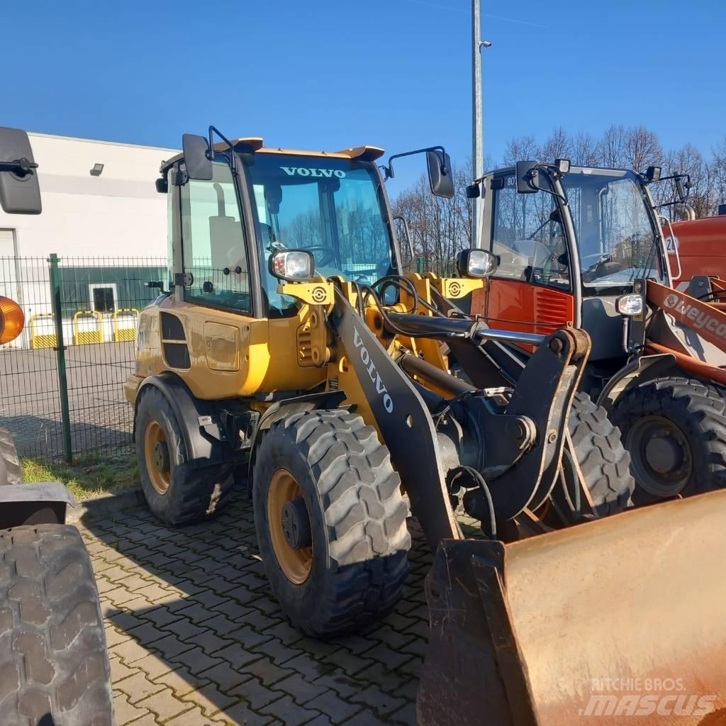 Volvo L 28 F Cargadoras sobre ruedas