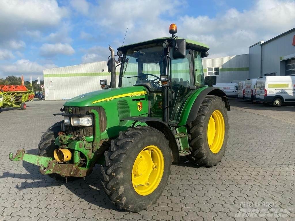 John Deere 5620 Tractores
