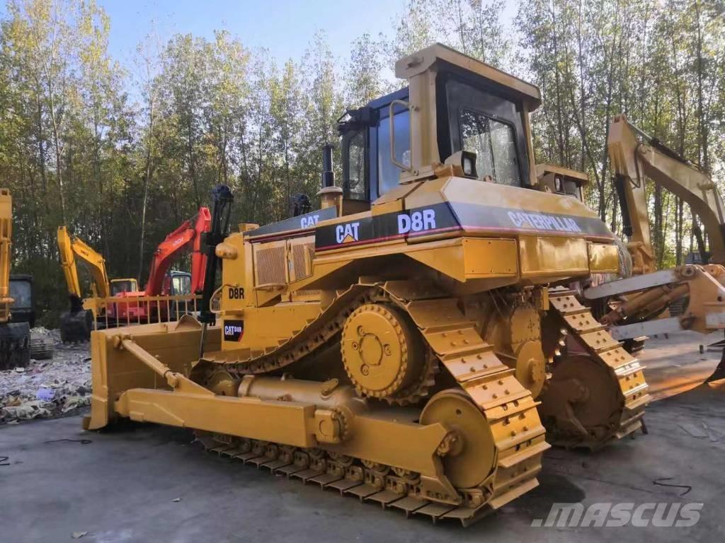 CAT D 8 R Buldozer sobre oruga