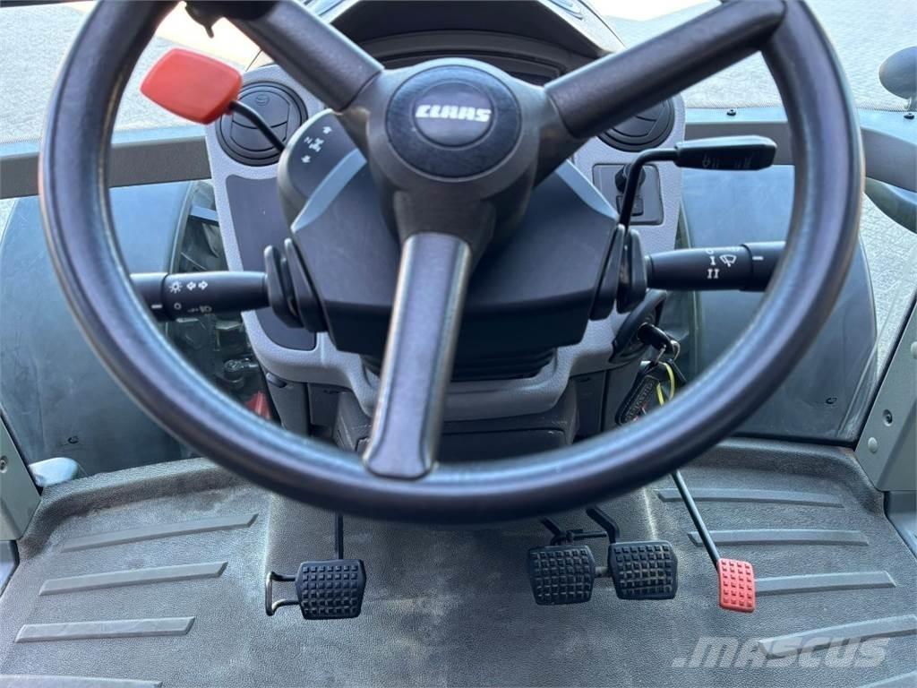 CLAAS Arion 640 Tractores