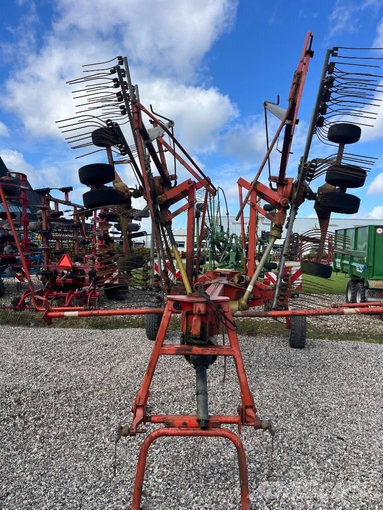 Fella TS 800 Rastrillos y henificadores