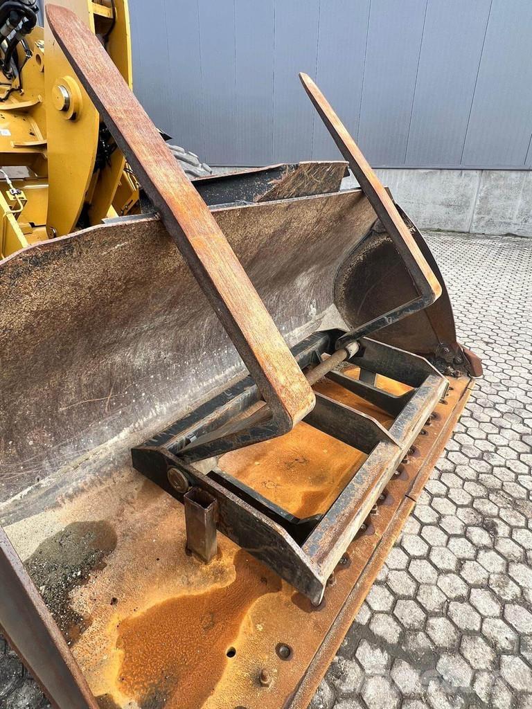 CAT 926M Cargadoras sobre ruedas