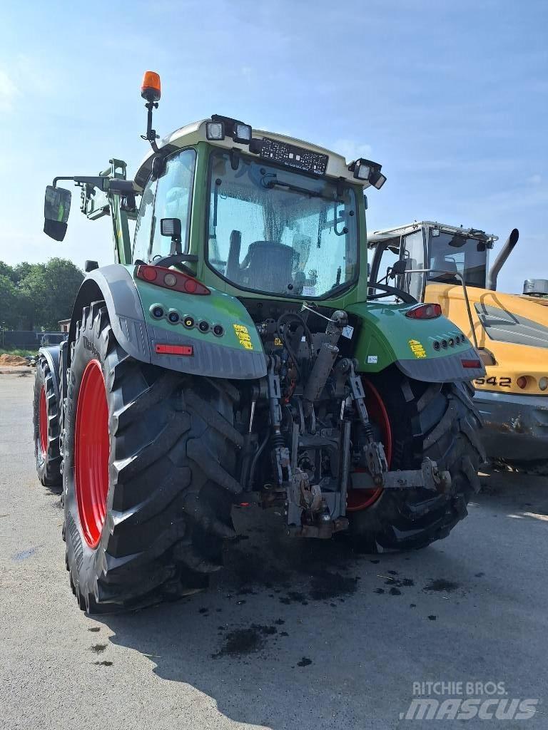 Fendt 718 Vario Tractores