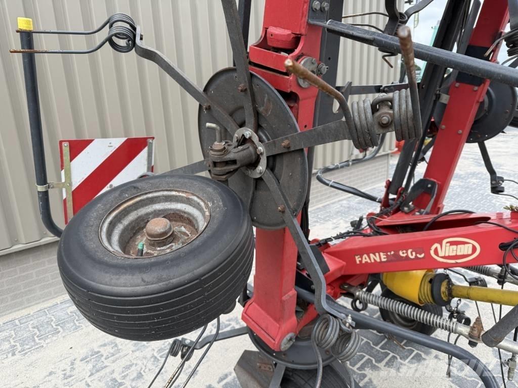 Vicon FANEX 903 Rastrillos y henificadores