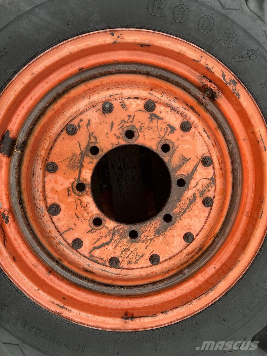 Goodyear 16,9-30 Neumáticos, ruedas y llantas