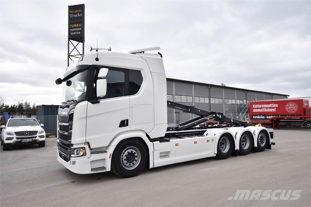 Scania R590 8X4 Camiones polibrazo