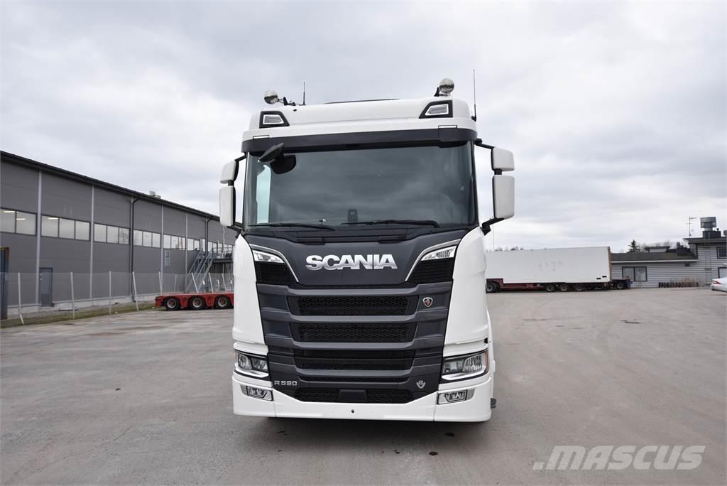 Scania R590 8X4 Camiones polibrazo