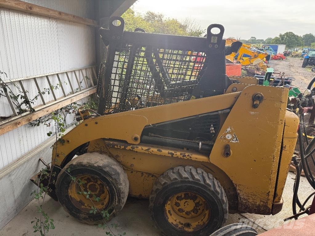 CAT 216 B 3 Minicargadoras