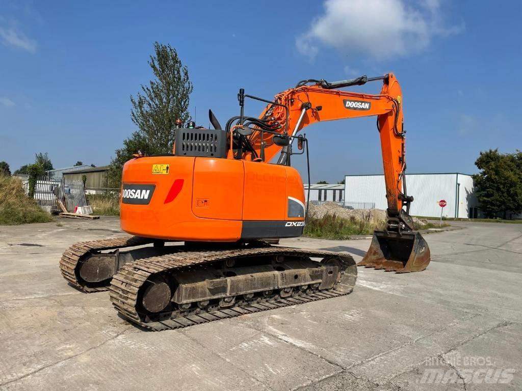 Doosan DX 235 LCR-5 Excavadoras de cadenas