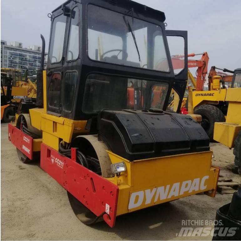 Dynapac CC 211 Rodillos de doble tambor