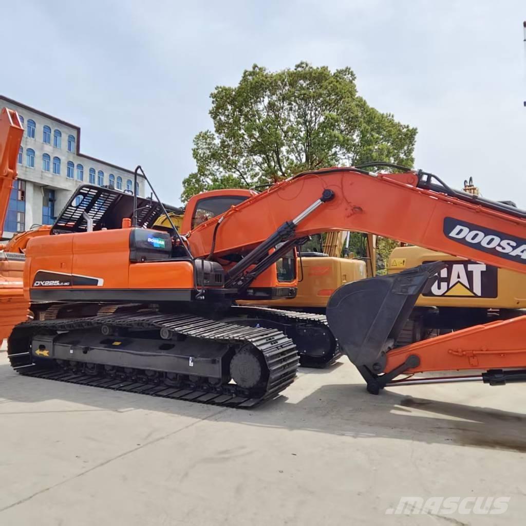 Doosan DX 225 Excavadoras de cadenas
