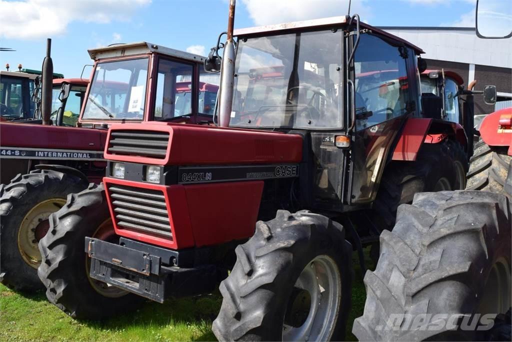Case IH 844 XLN Tractores