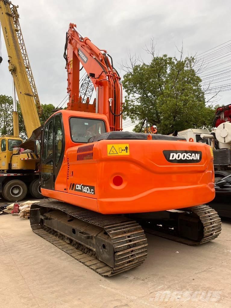 Doosan DX 140 LC Excavadoras de cadenas