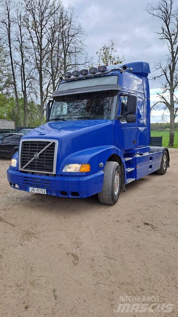 Volvo NH 12 Cabezas tractoras