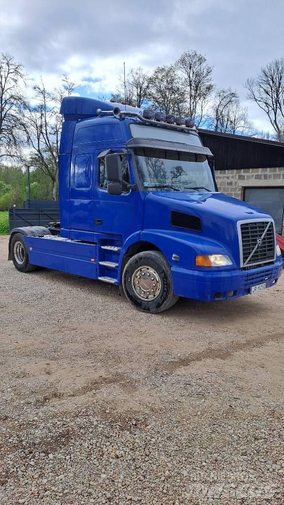 Volvo NH 12 Cabezas tractoras