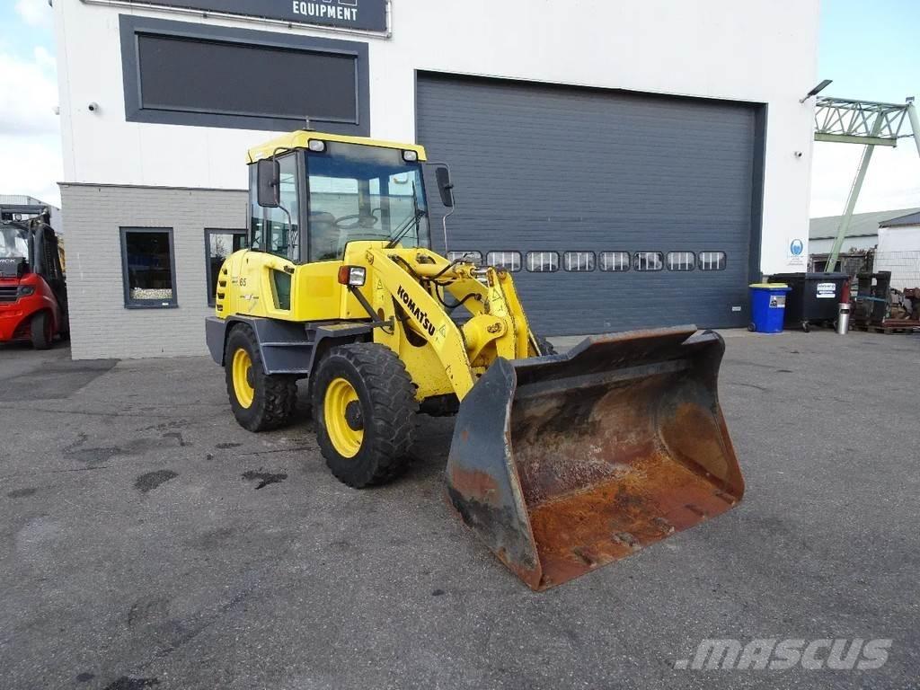 Komatsu WA65-3 Cargadoras sobre ruedas