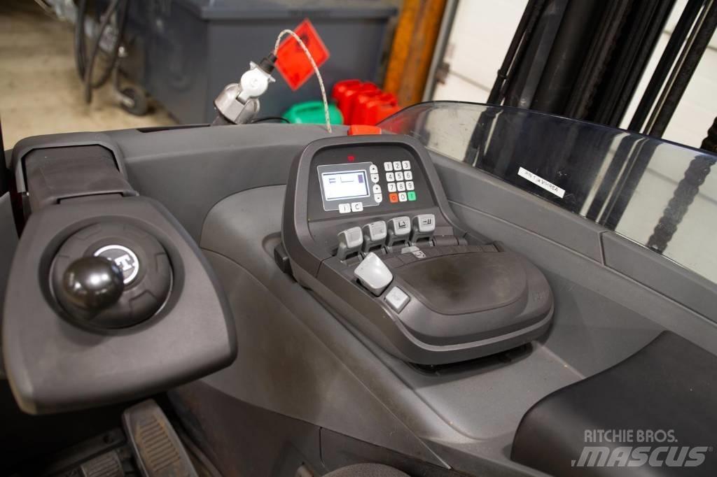 BT RR E 160 Carretillas retráctiles