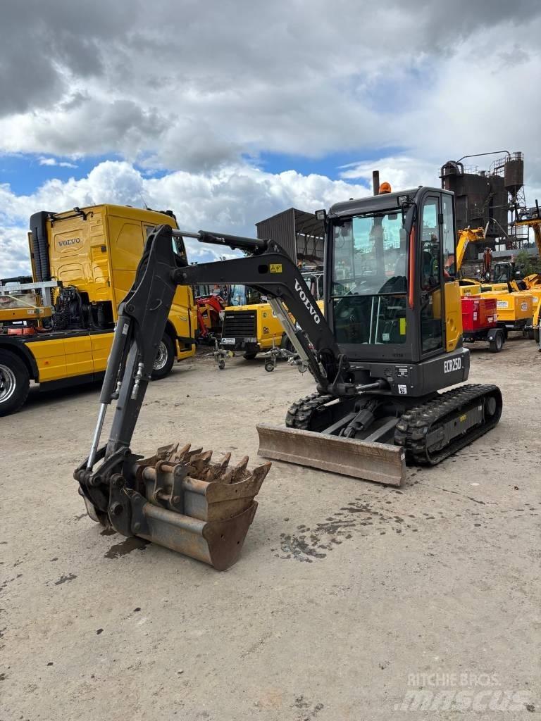 Volvo ECR 25 D Mini excavadoras < 7t