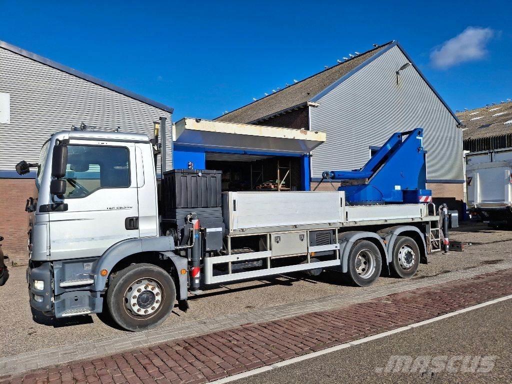 MAN TGM 26.340 6x2 Camiones caja cerrada