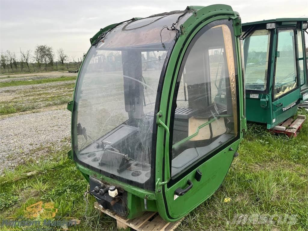 John Deere 1470E Cabinas e interior